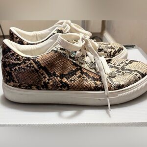 Olivia Miller Stylish Snake Print Women's Sneakers,size 7